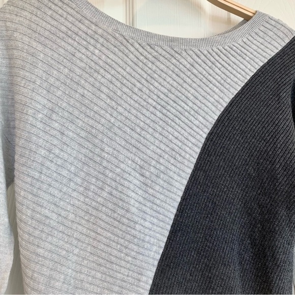 EXPRESS Grey Colorblock Ribbed Long Hi-Low Tunic Sweater - Picture 3 of 5